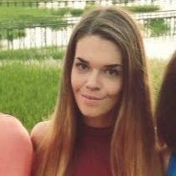 Meet your Posher, Julia - Picture 1 of 1